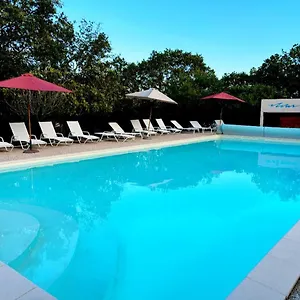 Les Persedes Hotel