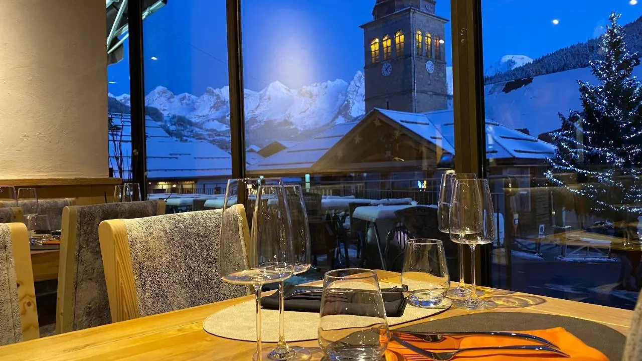 Hotel La Pointe Percee Le Grand-Bornand 2*,